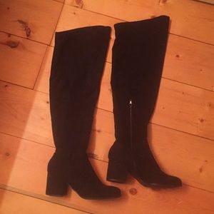 Heeled over the knee suede boots